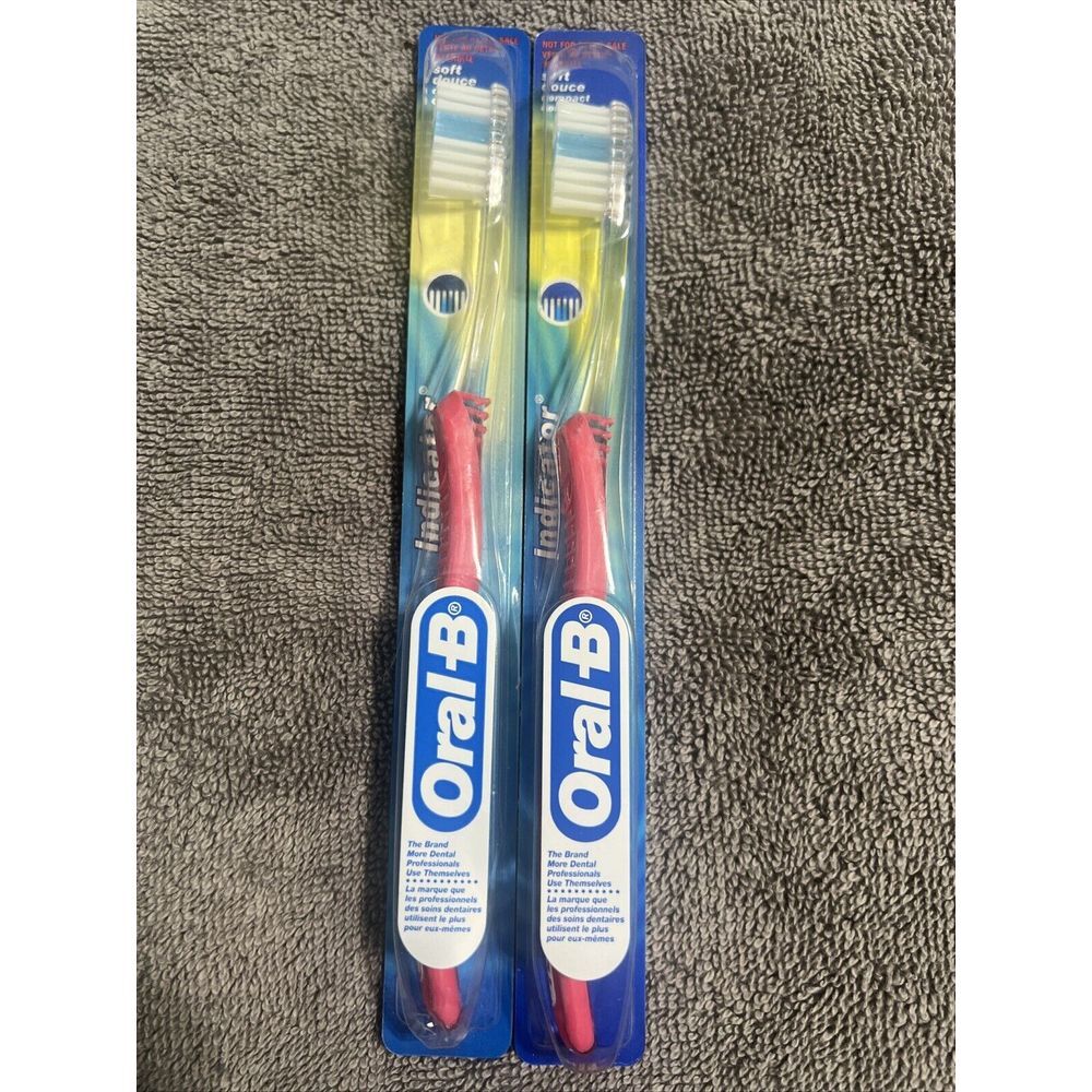 VTG Oral-B Indicator Soft Bristle Toothbrush Blue & Clear from 2002 NOS, Dentist
